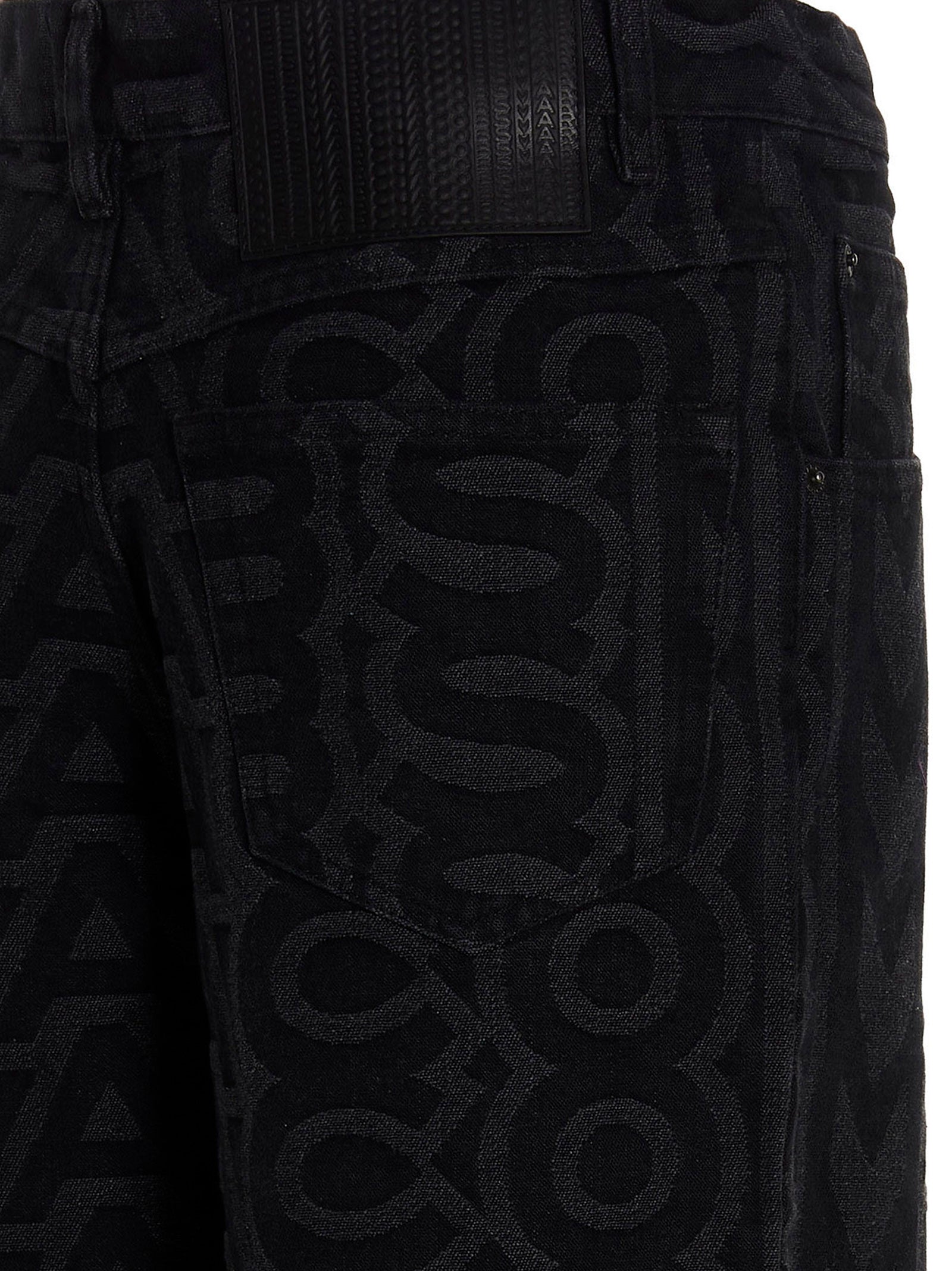 Jeans by Marc Jacobs for women in polyester cotton denim black, patterned & monogram features an refined tailoring silhouette, showcasing a premium with a and long cut for a refined tailoring look.