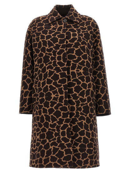 Overcoat by Max Mara for women in virgin wool brown, patterned & jacquard features an voluminous silhouette, showcasing distinct pockets and a voluminous split neckline for a truly voluminous aesthetic.