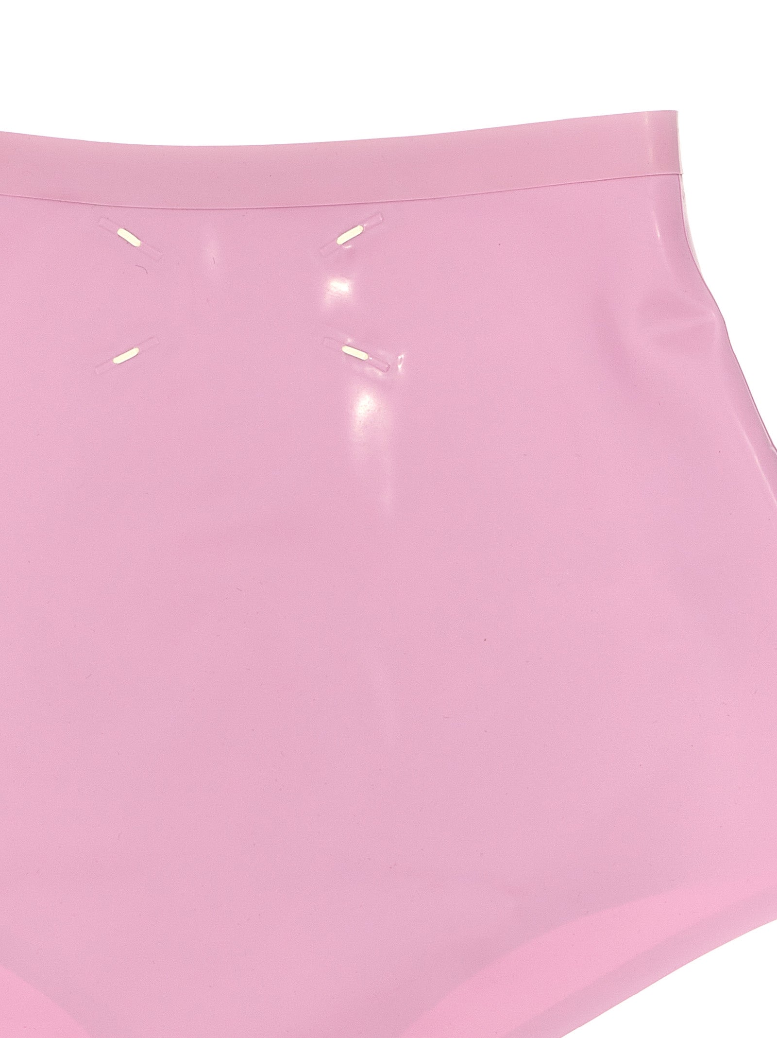 This Underpants Briefs by Maison Margiela for women in lurex multicolor & pink features a flawless silhouette from the Women's High Rise Lurex Underpants Briefs collection, offering a flawless fit designed for premium comfort.
