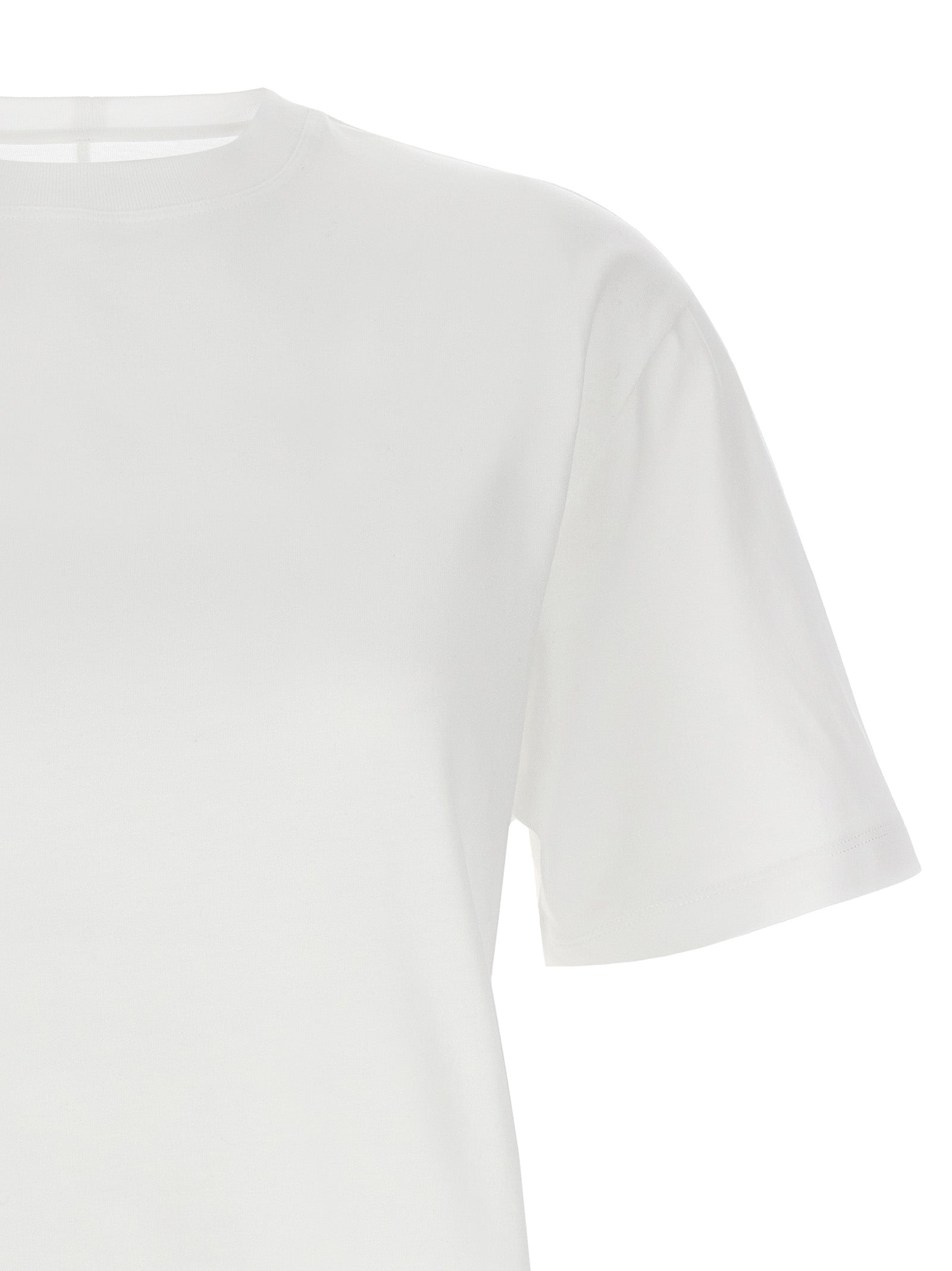 T-Shirt by Armarium for women in cotton white showcases a chic silhouette, artfully detailed with a chic crew neckline and for a chic finish.