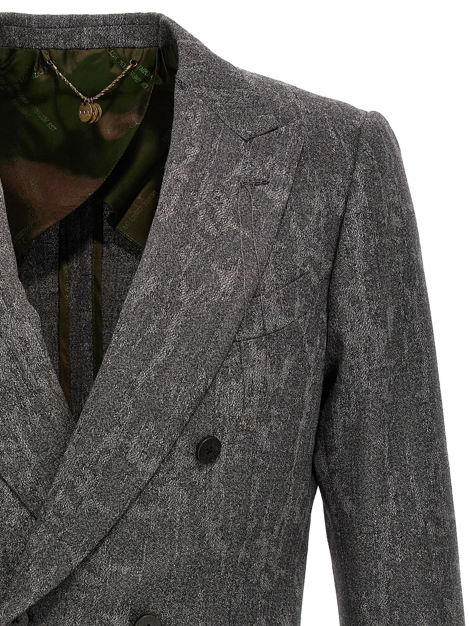 Blazer by MAURIZIO MIRI for men in wool gray features an stylish silhouette, showcasing a sophisticated and stylish for a truly stylish finish.