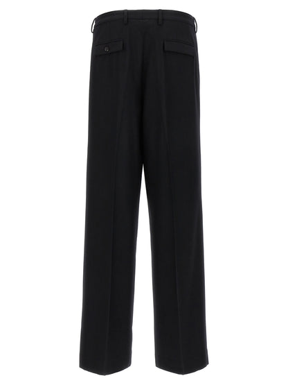 Trousers by CELLAR DOOR for women in virgin wool black features a tailored silhouette with a tailored , defined by its long and a sophisticated .