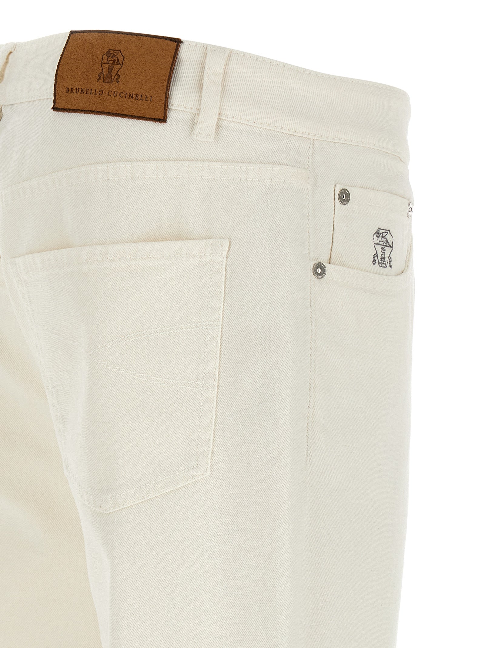 Jeans by Brunello Cucinelli for men in stretch denim cotton white features an sophisticated and with a precise long, creating a sophisticated and sophisticated silhouette.