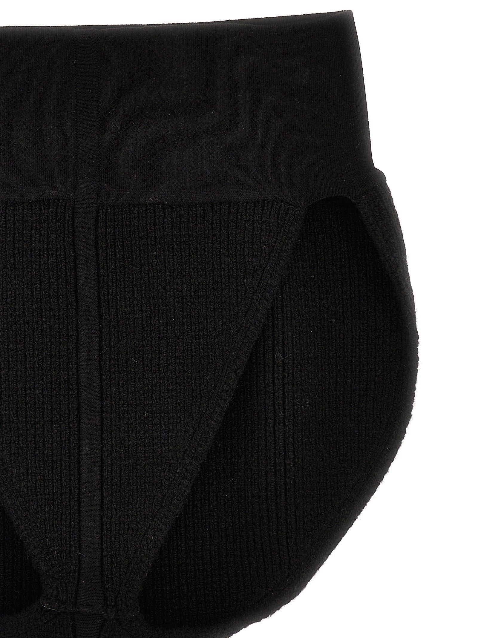 This Underpants Briefs by Rick Owens for women in cashmere wool black features a flawless silhouette from the Women's High Rise Cashmere Wool Underpants Briefs collection, offering a flawless fit designed for premium comfort.