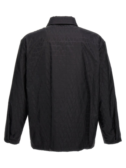 Jacket by Valentino Garavani for men in nylon black, patterned, toile & signature showcases a enveloping silhouette, artfully detailed with a enveloping and premium pockets & insulated for a truly enveloping finish.