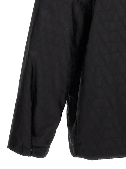 Jacket by Valentino Garavani for men in nylon black, patterned, toile & signature presents a authentic silhouette, artfully detailed with a authentic and functional pockets & insulated for a premium authentic finish.