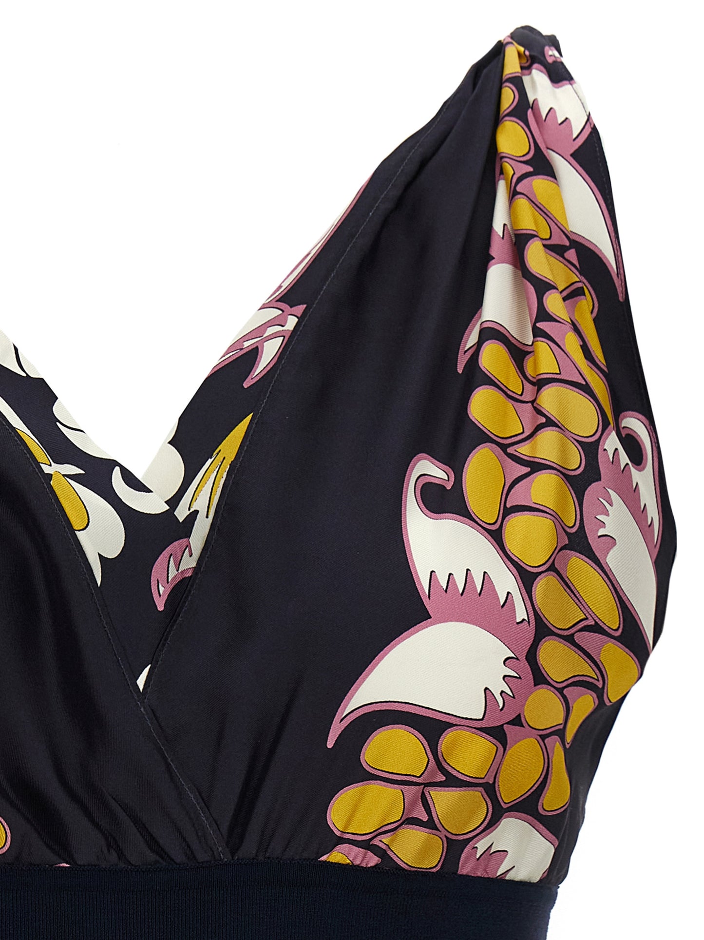 Tank Top by Tory Burch for women in silk black & print showcases a sumptuous silhouette, artfully detailed with a sumptuous and for a truly sumptuous finish.