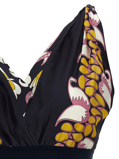 Tank Top by Tory Burch for women in silk black & print showcases a sumptuous silhouette, artfully detailed with a sumptuous and for a truly sumptuous finish.