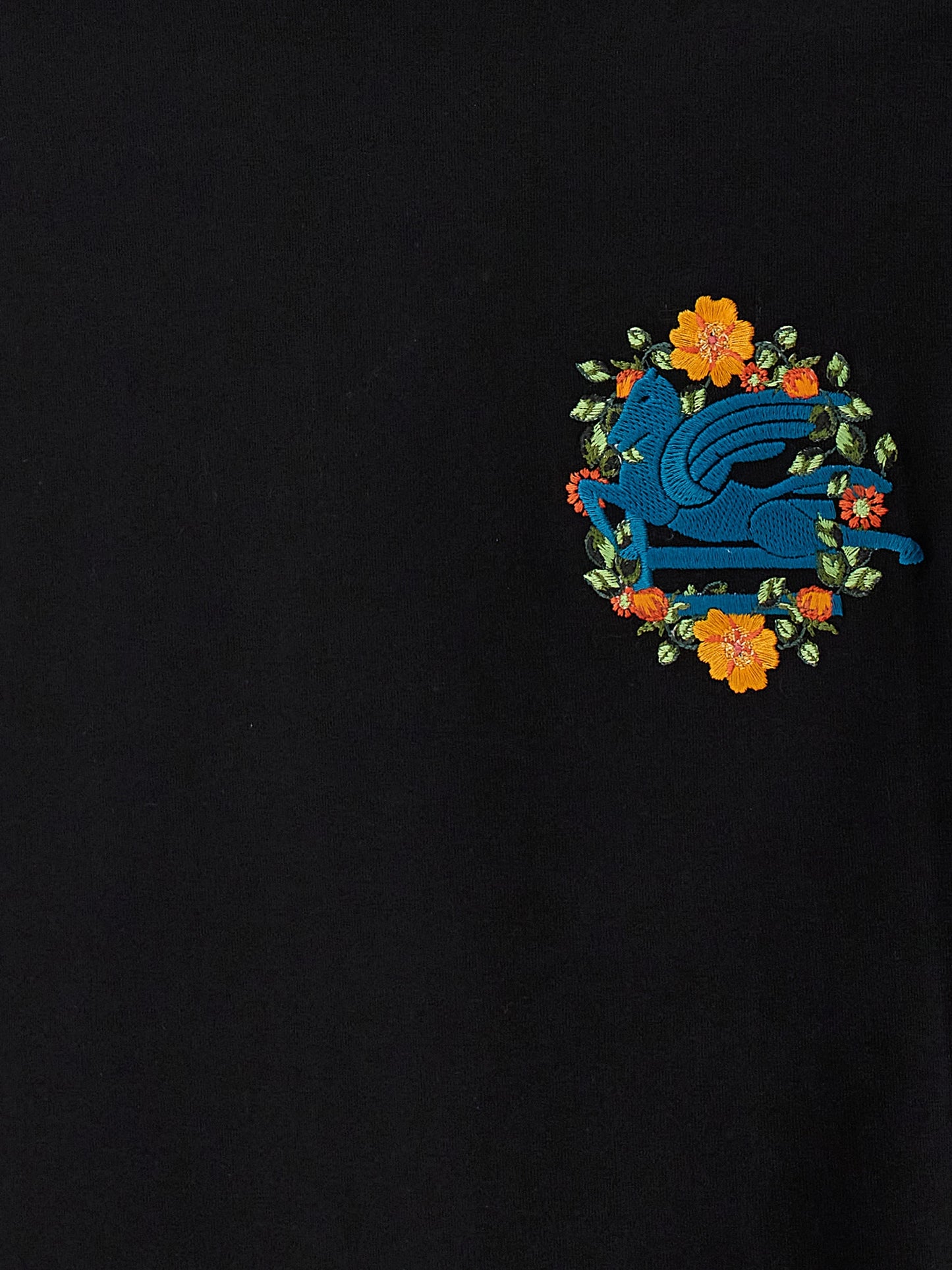 T-Shirt by Etro for women in cotton black showcases a dramatic silhouette, elegantly detailed with a dramatic and for a truly dramatic finish.