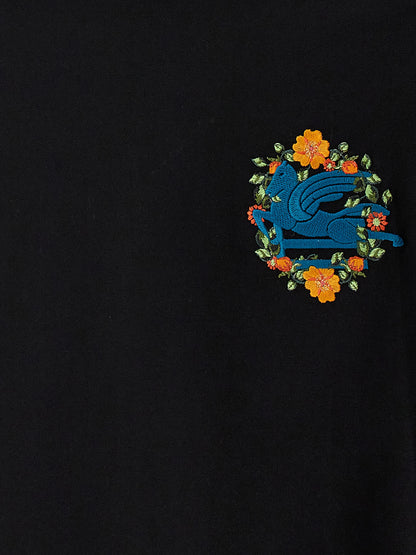 T-Shirt by Etro for women in cotton black showcases a dramatic silhouette, elegantly detailed with a dramatic and for a truly dramatic finish.