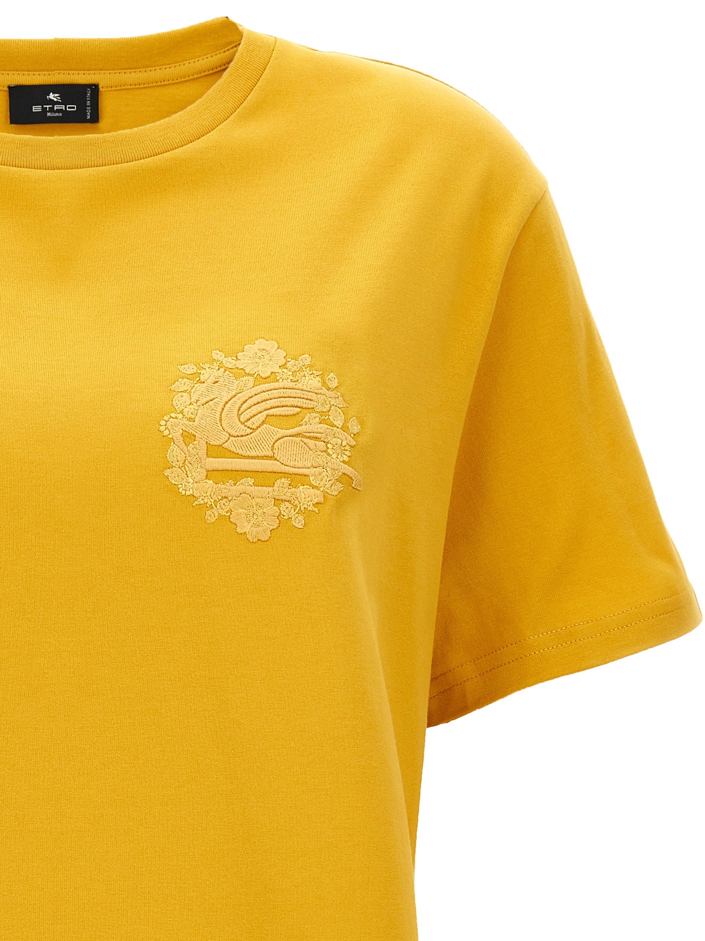 T-Shirt by Etro for women in cotton bicolour & yellow features an on trend silhouette, perfectly showcasing a on trend and for an elevated aesthetic.