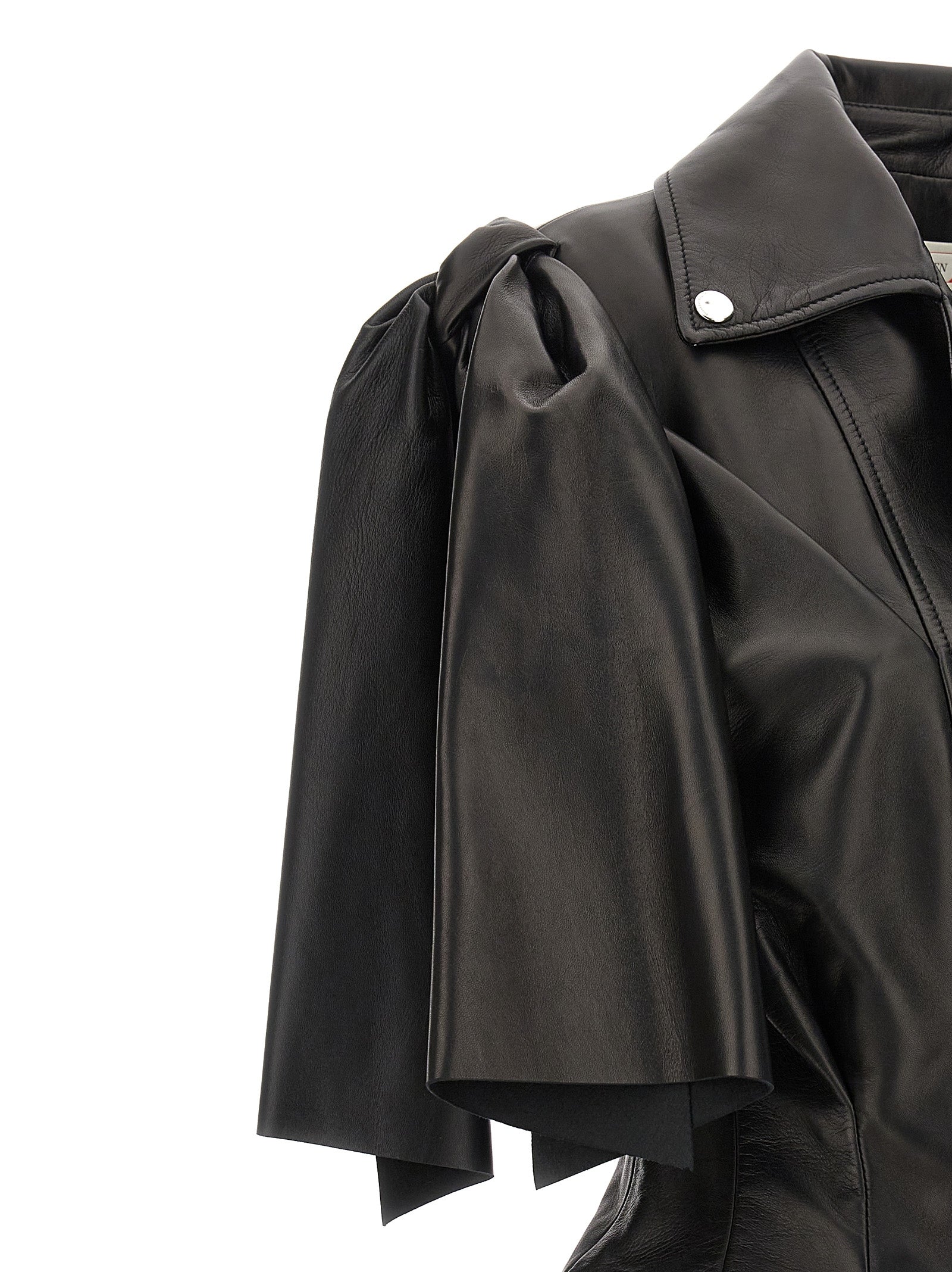 Vest by Alexander McQueen for women in lamb leather black showcases a utilitarian silhouette, artfully incorporating pockets and a utilitarian for a truly utilitarian finish.