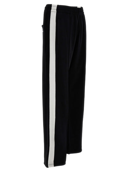Joggers by Isabel Marant for men in cotton polyester bicolour, black & white features an sophisticated and with a precise long, creating a sophisticated and sophisticated silhouette.
