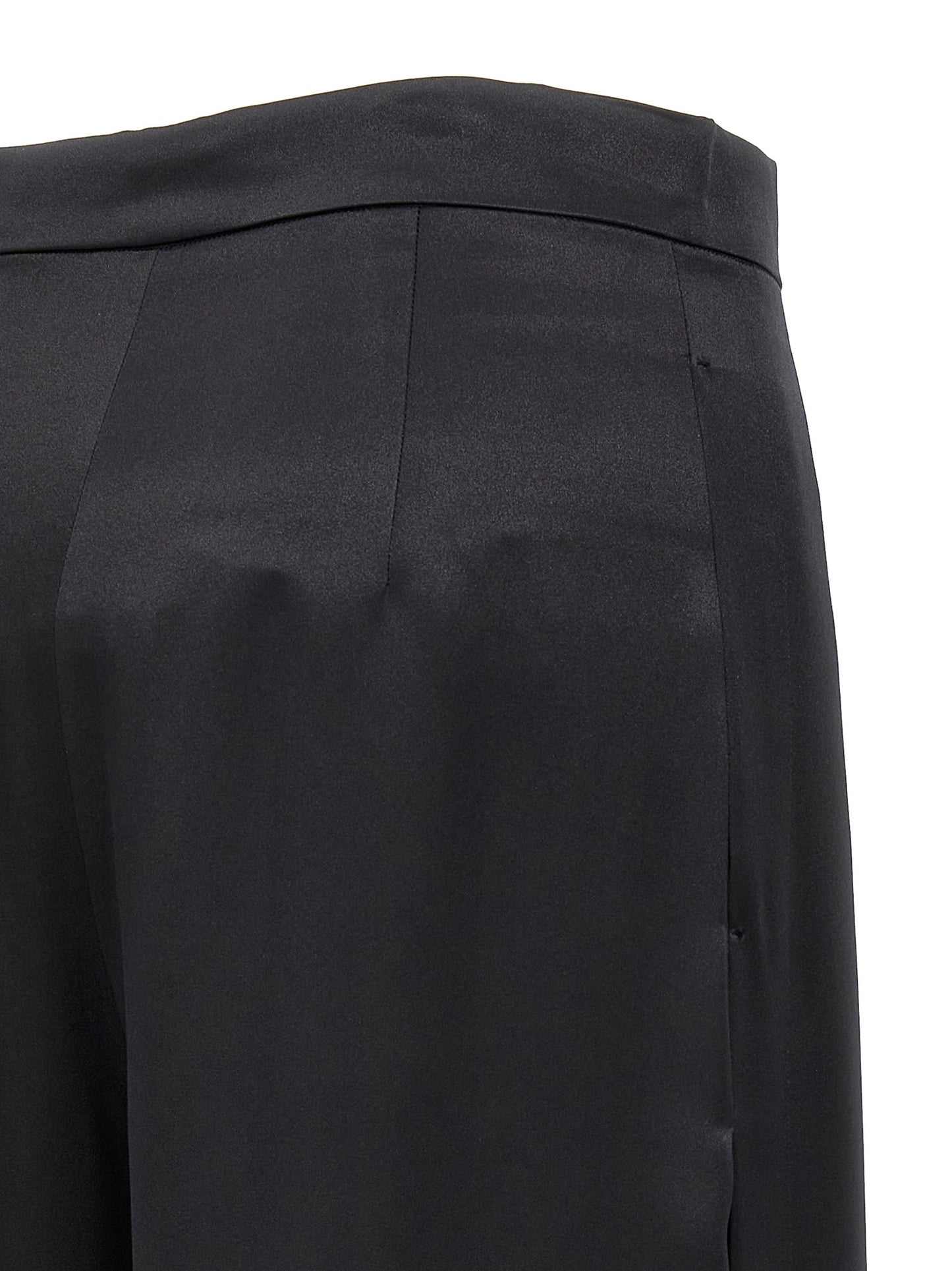 Casual Pants by Max Mara for women in silk black features an sophisticated and with a precise long, creating a sophisticated and sophisticated silhouette.