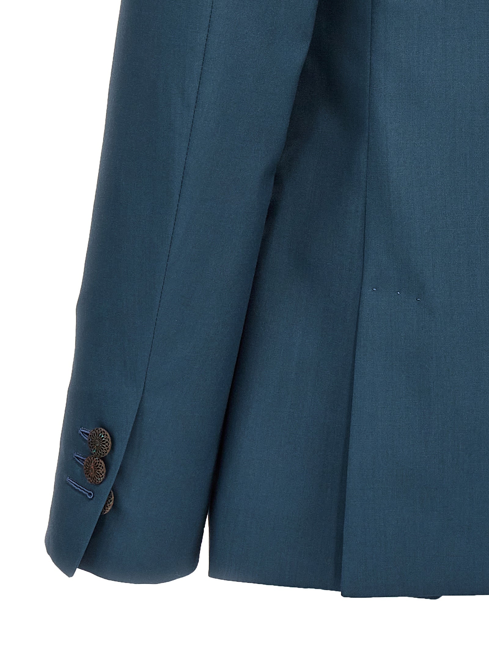 This Blazer by MAURIZIO MIRI for men in wool blue presents a tailored silhouette, meticulously tailored with a tailored and distinctive for a tailored finish.