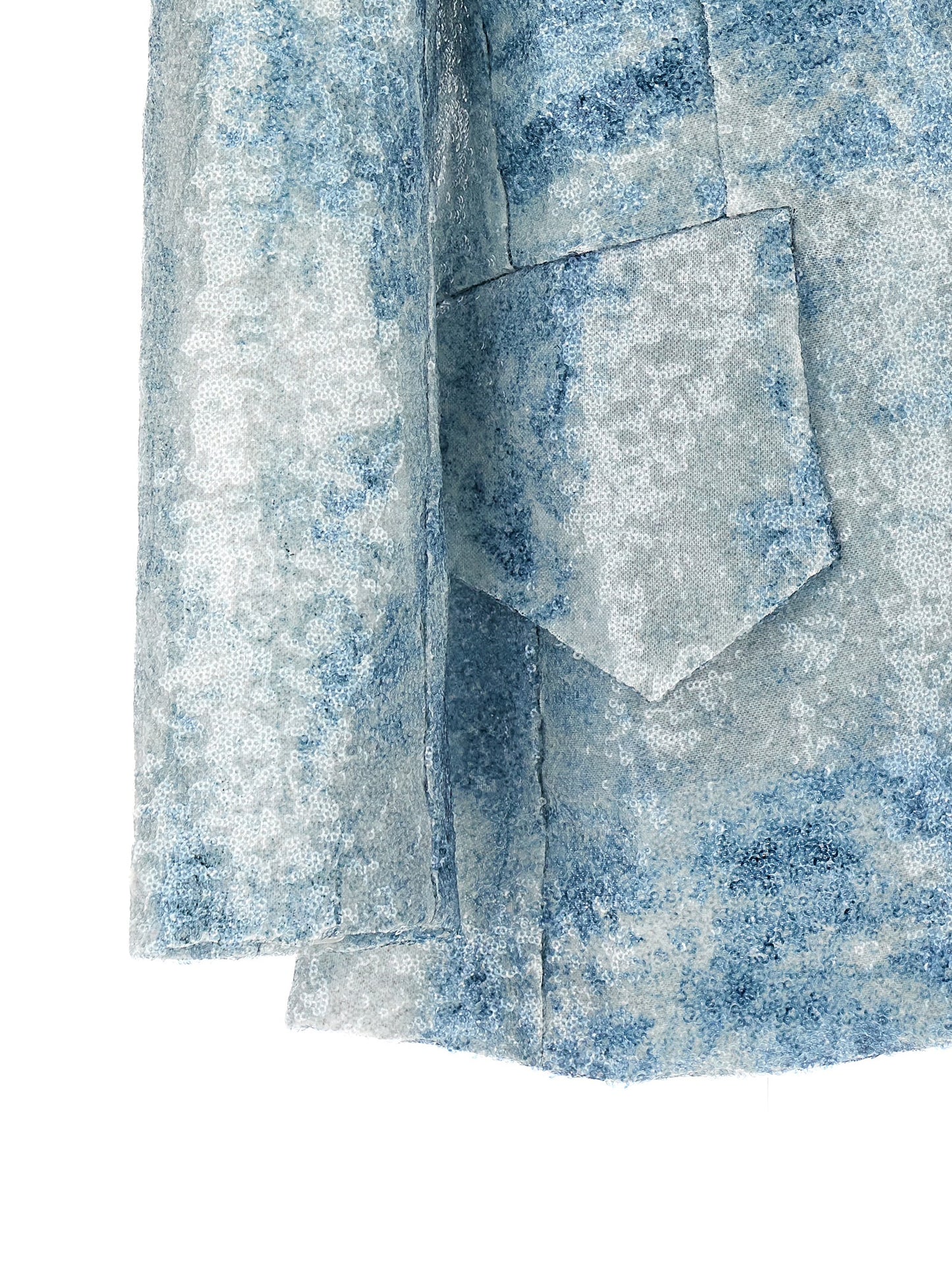 Blazer by LE TWINS for women in polyester & sequins light-blue & print features an sartorial silhouette, showcasing a sophisticated and sartorial for a truly sartorial finish.