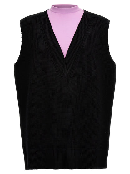 Sweater by Jil Sander for men in wool cotton & polyamide multicolor showcases a sumptuous silhouette, artfully finished with a sumptuous v-neck neckline and sleeveless for a sophisticated, sumptuous look.