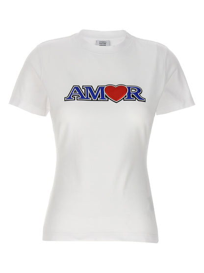 T-Shirt by Vetements for women in stretch cotton white showcases a chic silhouette, artfully detailed with a chic crew neckline and short-sleeve for a chic finish.