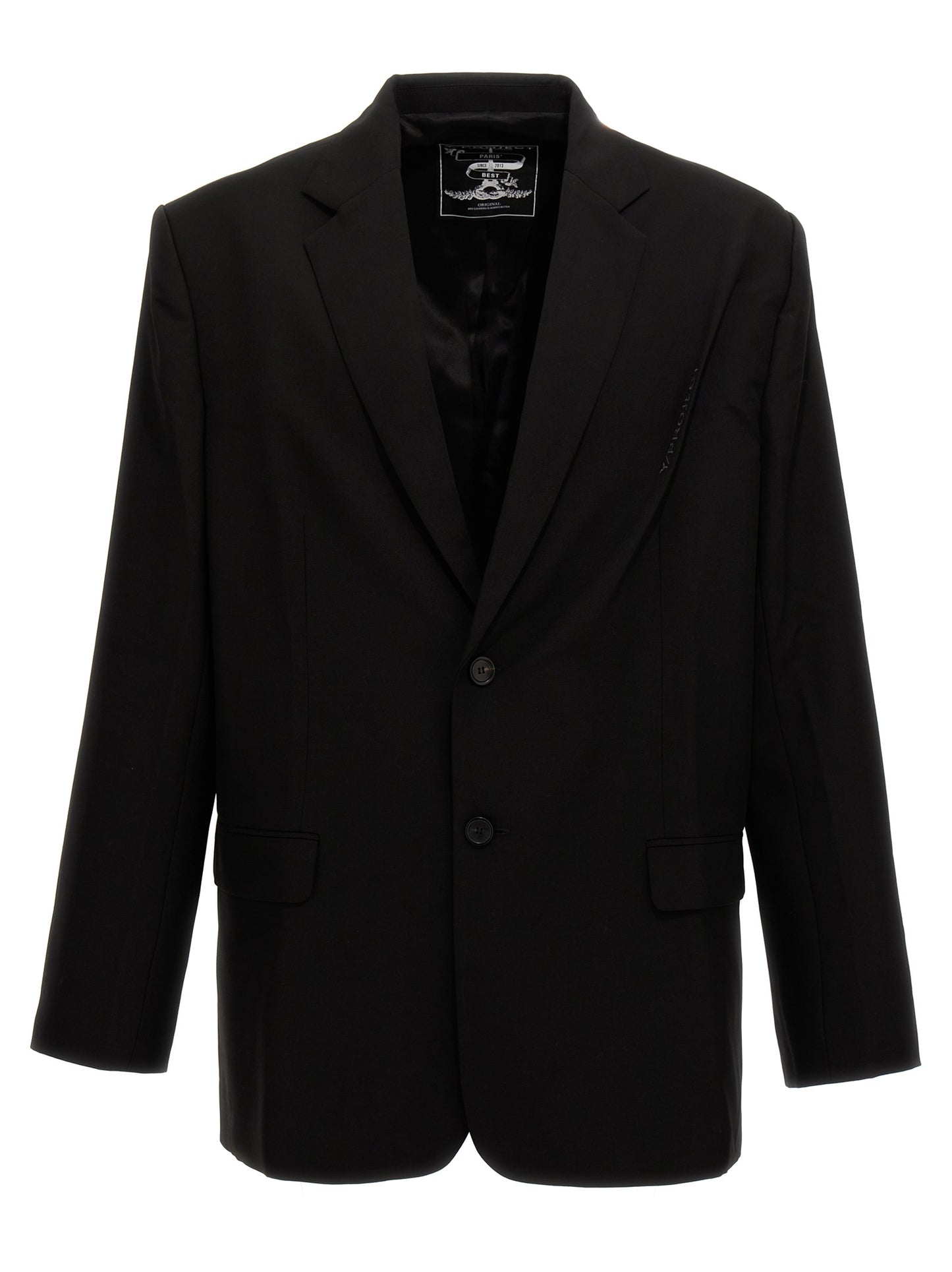 This Blazer by Y/PROJECT for men in virgin wool black presents a tailored silhouette, meticulously tailored with a tailored and distinctive for a tailored finish.