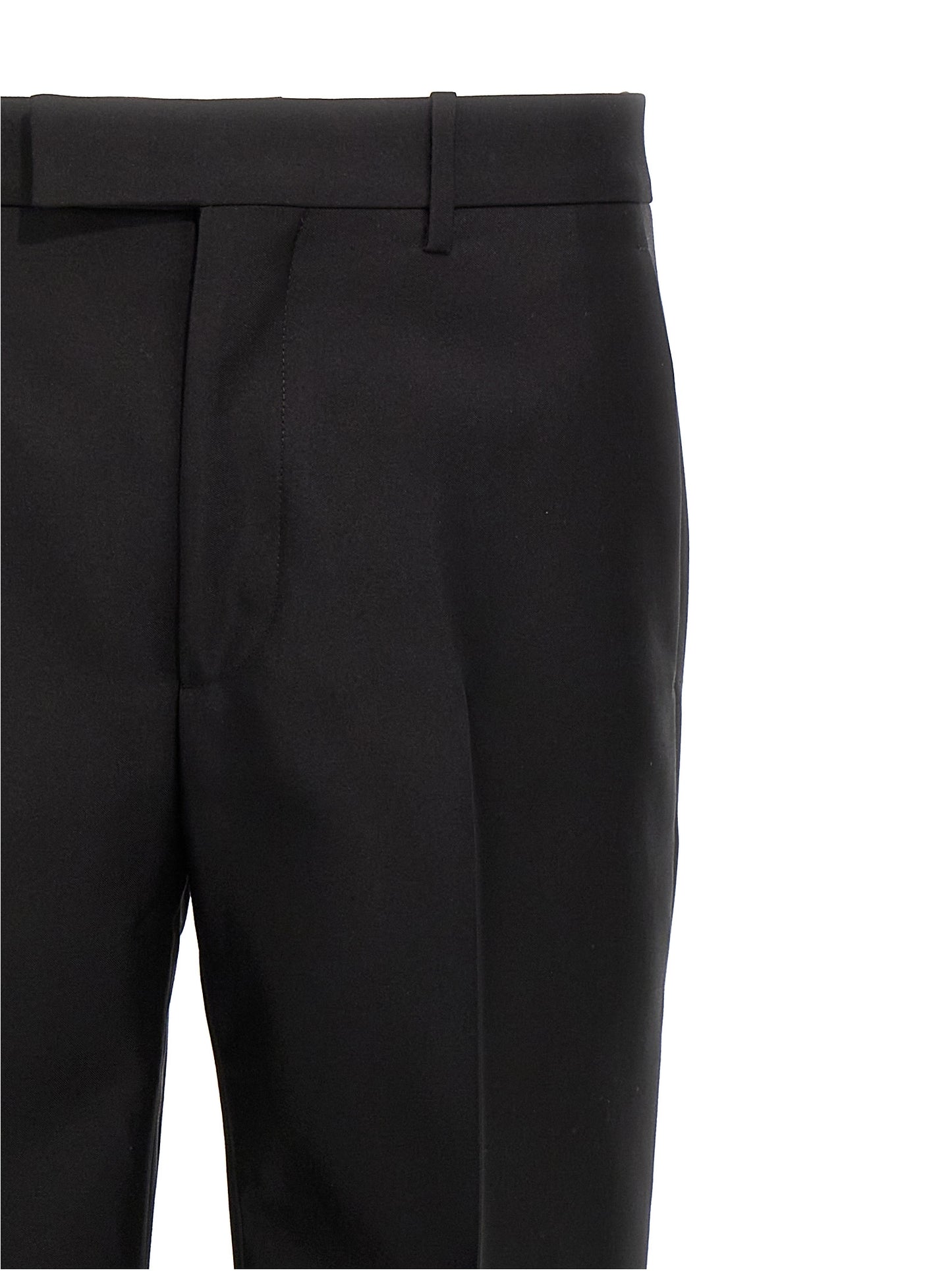 Trousers by Burberry for men in virgin wool & silk black features a artisanal silhouette, showcasing a sophisticated with a long and for a artisanal finish.