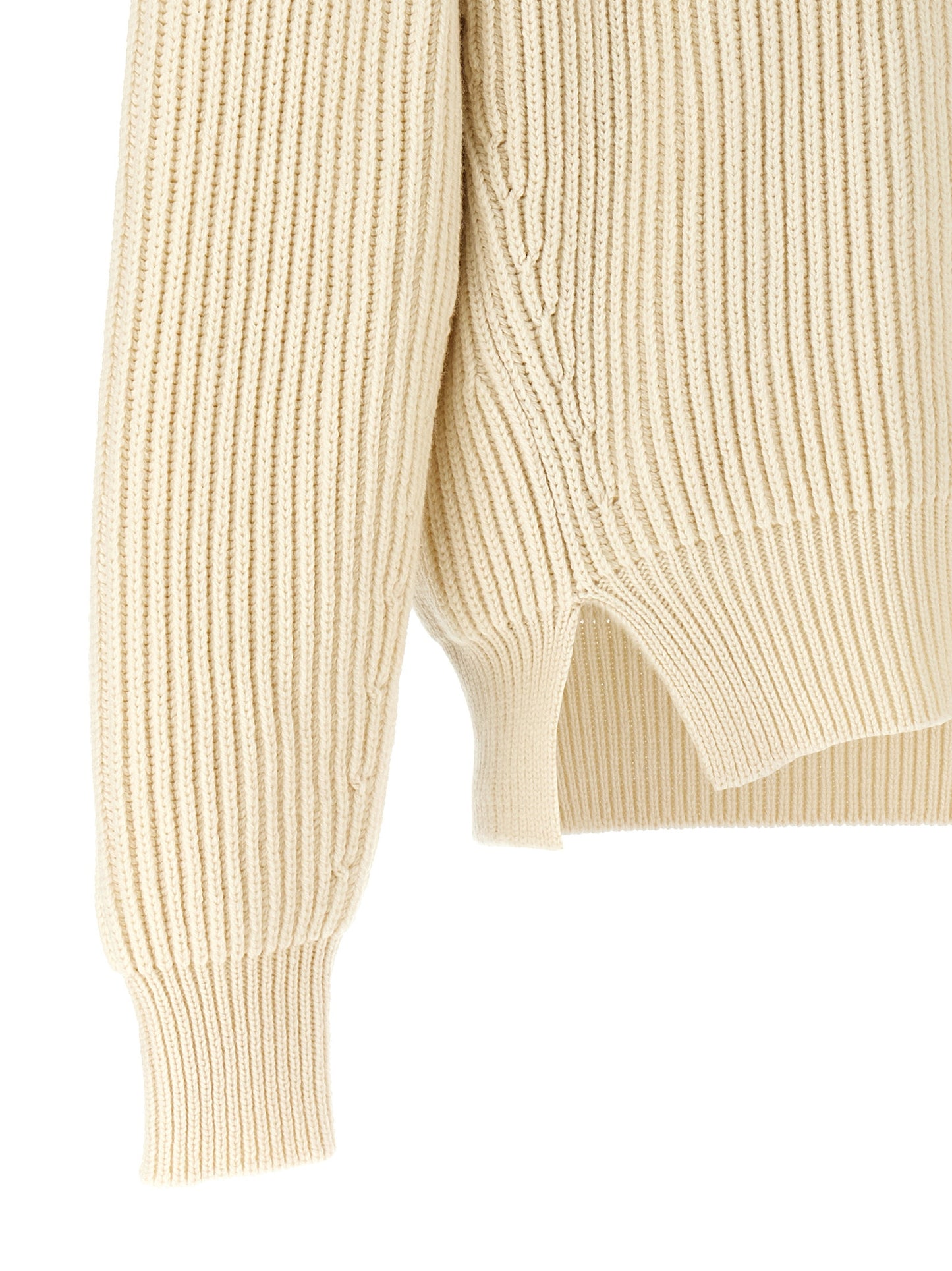 Cardigan by Jil Sander for men in wool white features a dramatic silhouette, showcasing a sophisticated and dramatic detail for a timeless, premium look.