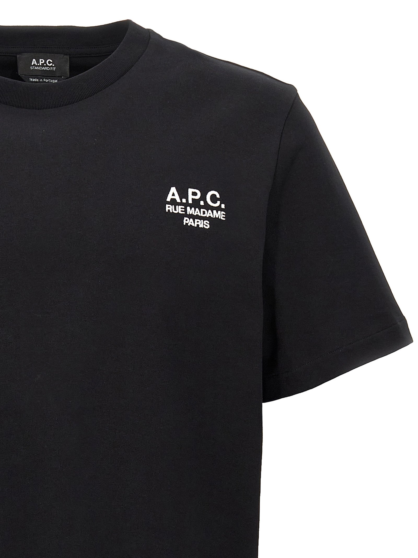 T-Shirt by A.P.C. for men in organic cotton black features an on trend silhouette, perfectly showcasing a on trend and crew neckline for an elevated aesthetic.