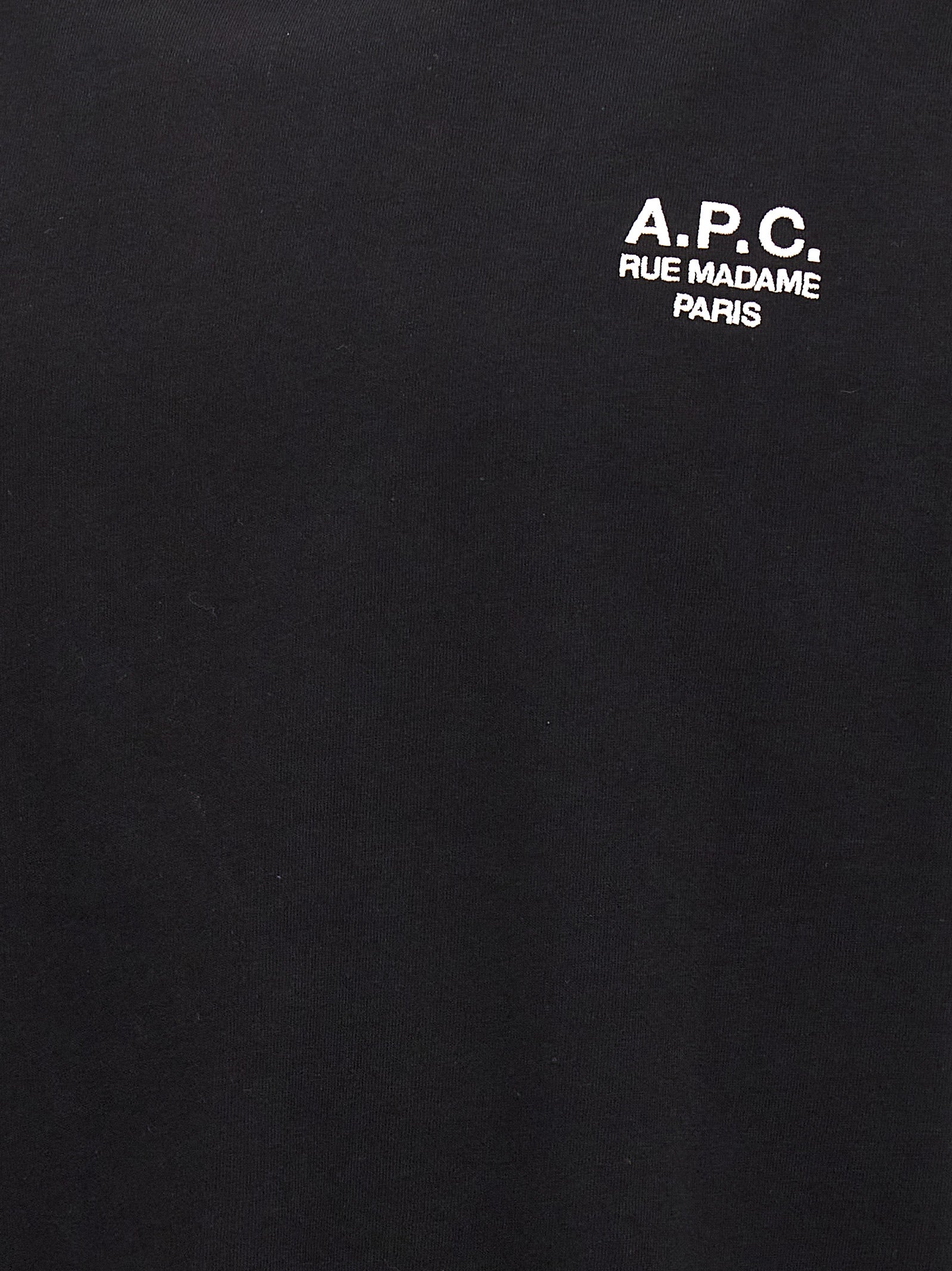 T-Shirt by A.P.C. for men in organic cotton black features an edgy silhouette, meticulously detailed with a sophisticated and for a truly edgy finish.