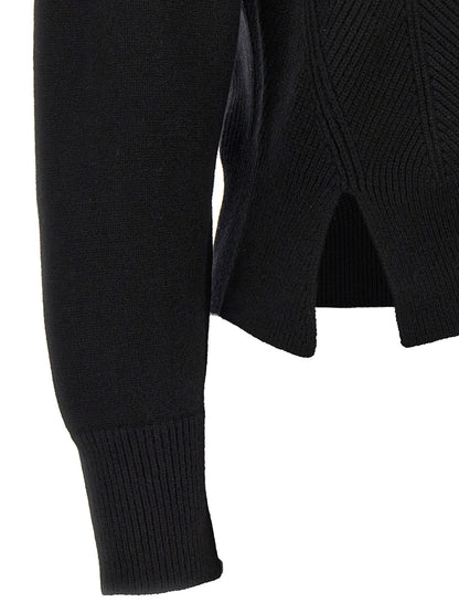 Top by Alexander McQueen for women in cashmere black & chevron features an sumptuous silhouette, showcasing a sophisticated and sumptuous for a refined look.