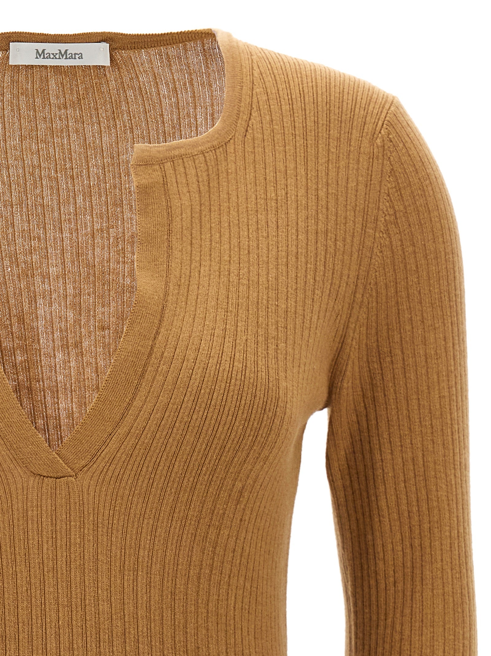 Cardigan by Max Mara for women in cashmere silk beige & patterned features an crisp silhouette, showcasing a sophisticated and detail for a truly crisp finish.