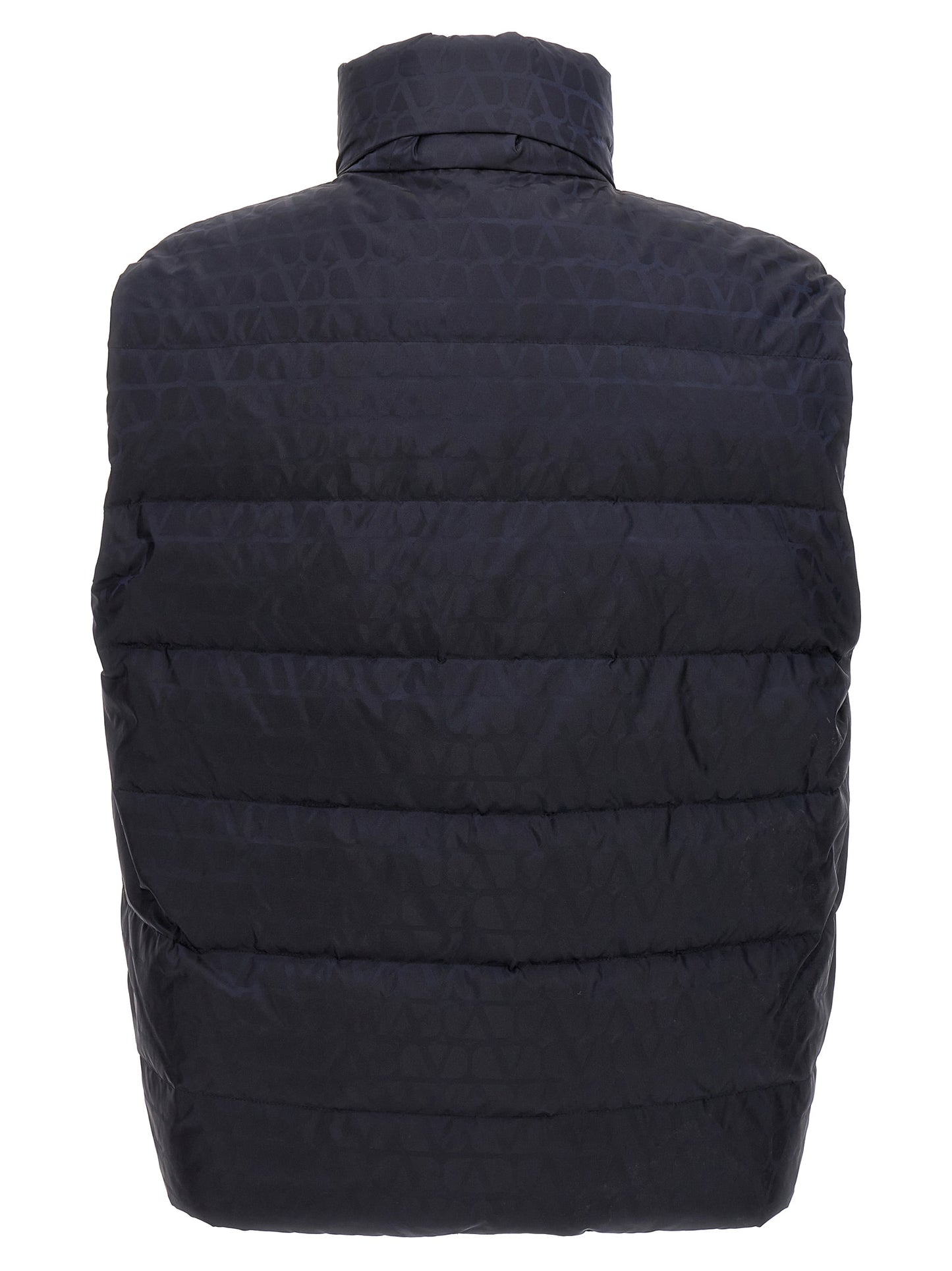 Vest by Valentino Garavani for men in polyamide multicolor & toile features a enviable silhouette, elegantly detailed with a enviable and functional pockets & windproof for a enviable finish.