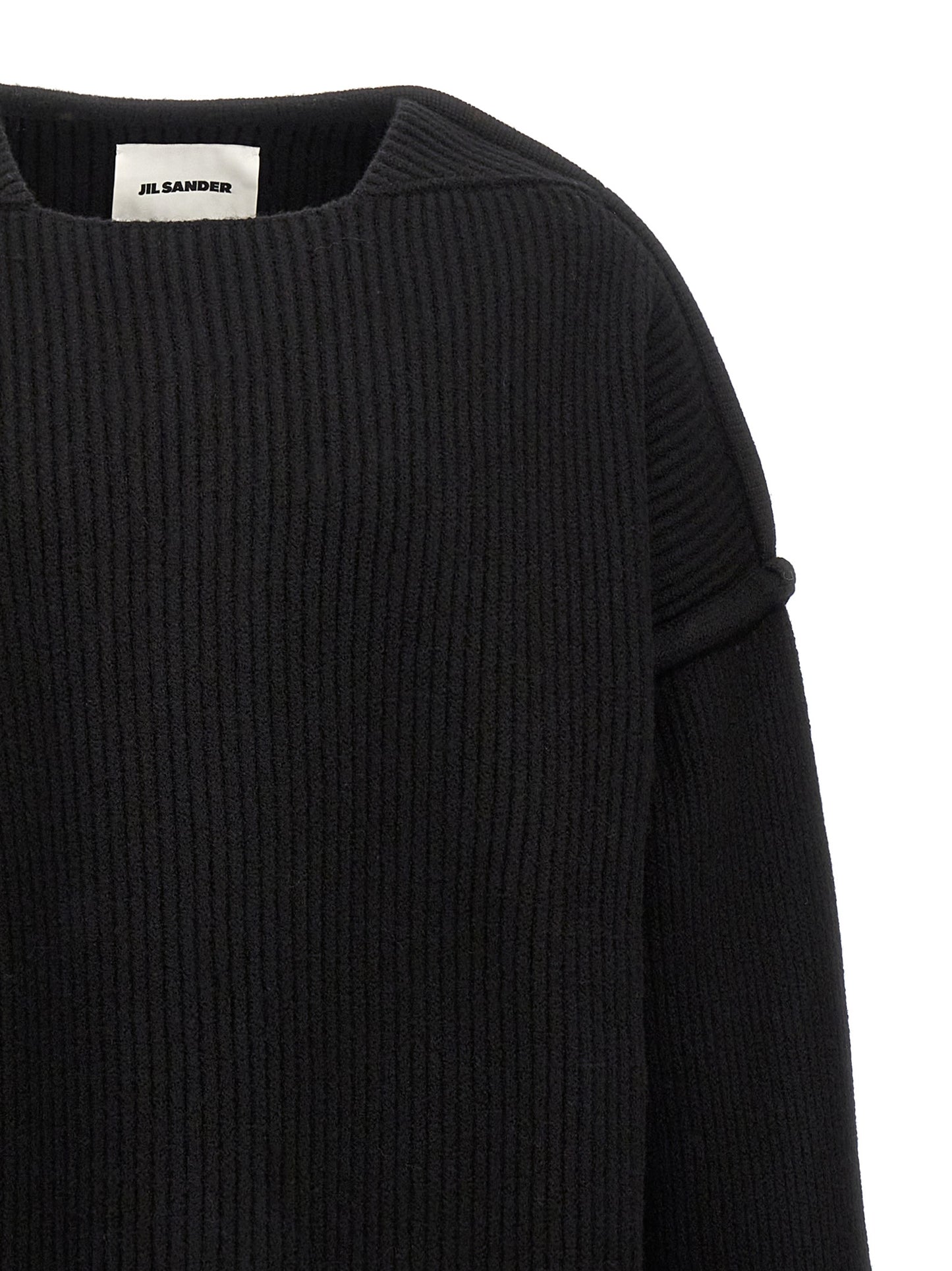 Cardigan by Jil Sander for men in wool black features an crisp silhouette, showcasing a sophisticated and detail for a truly crisp finish.