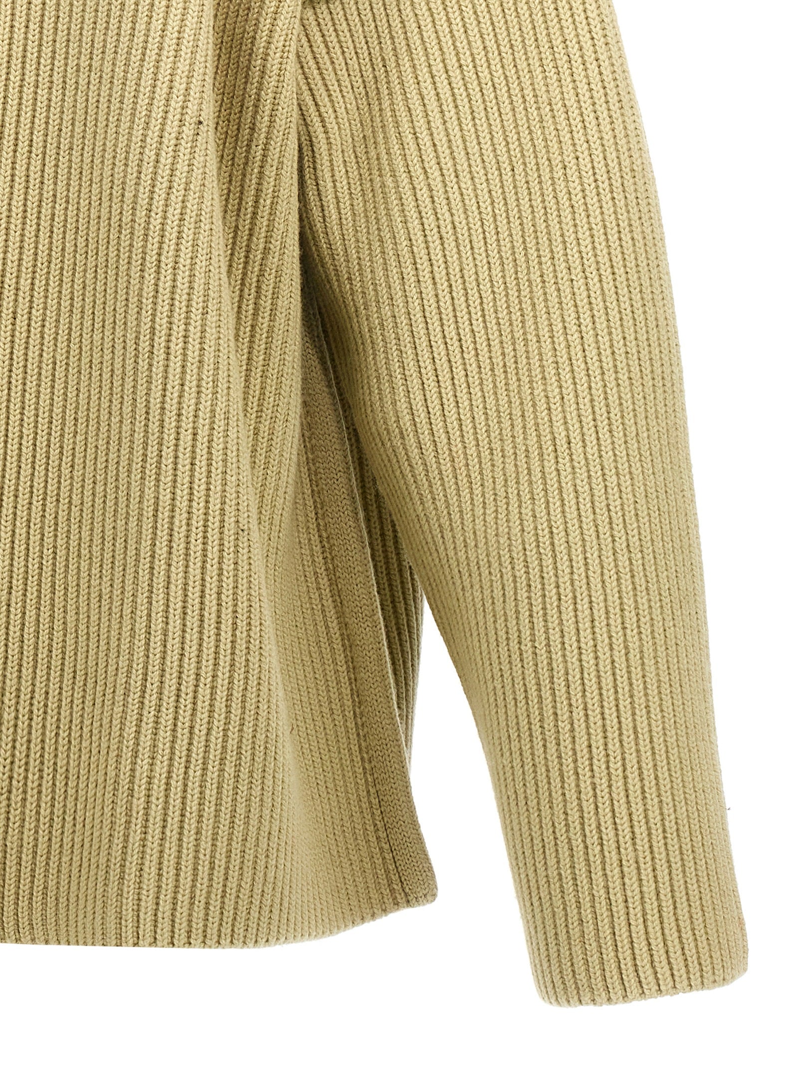 Cardigan by Jil Sander for men in wool bicolour presents a textural silhouette, artfully finished with a textural and for a sophisticated, textural look.