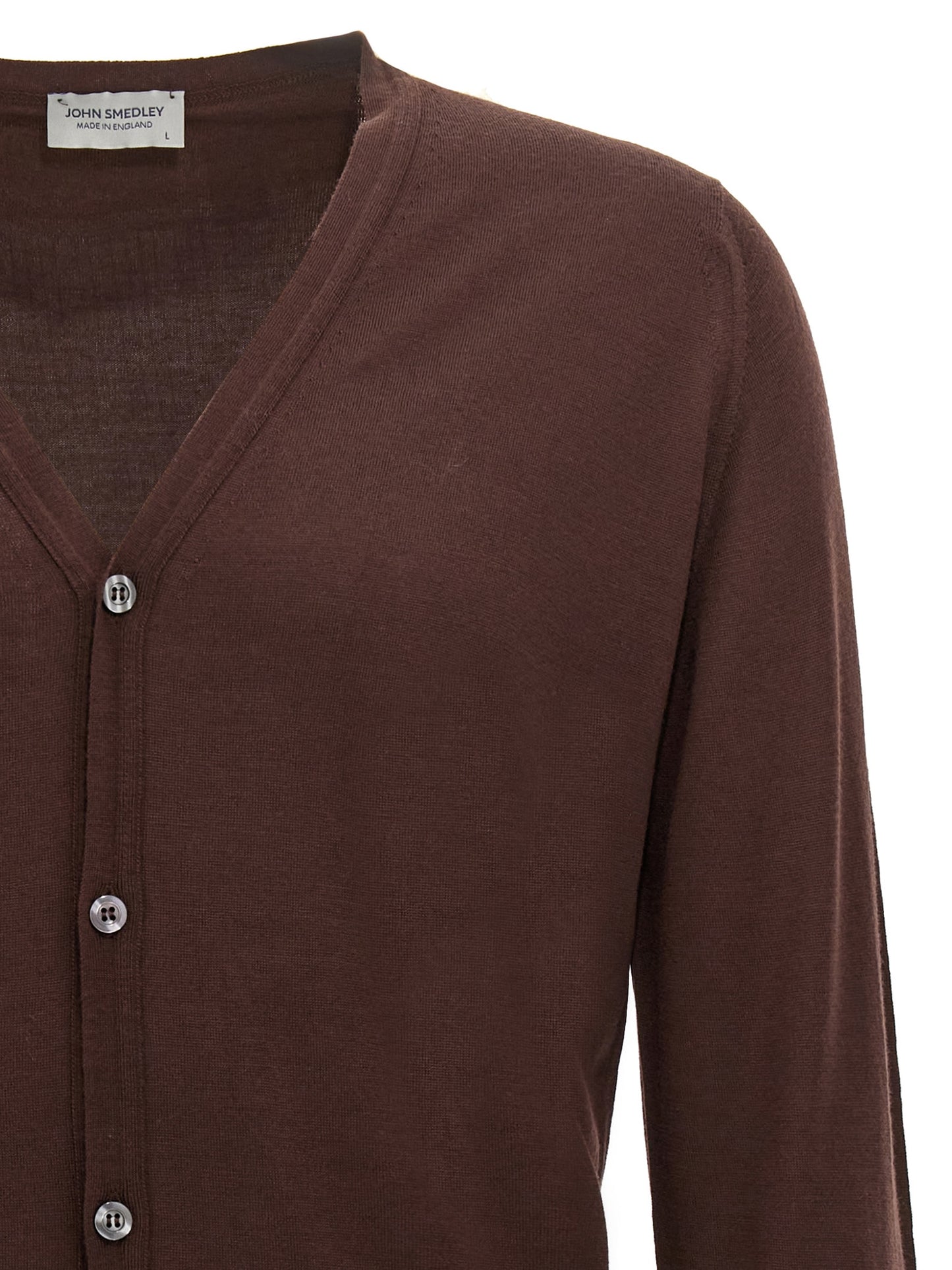 Cardigan by JOHN SMEDLEY for men in wool brown features an impeccable silhouette, showcasing a sophisticated and detail for a truly impeccable finish.