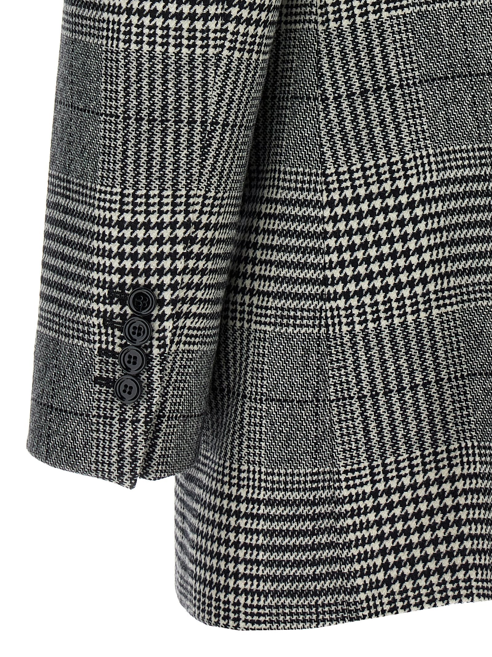 Blazer by Dolce & Gabbana for women in cashmere bicolour, black, white, patterned & houndstooth showcases a discerning silhouette, elegantly detailed with a sophisticated and premium for a truly discerning finish.
