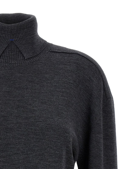 Cardigan by Burberry for women in wool gray showcases a luxurious silhouette, meticulously detailed with a sophisticated high-neck neckline and for a refined finish.