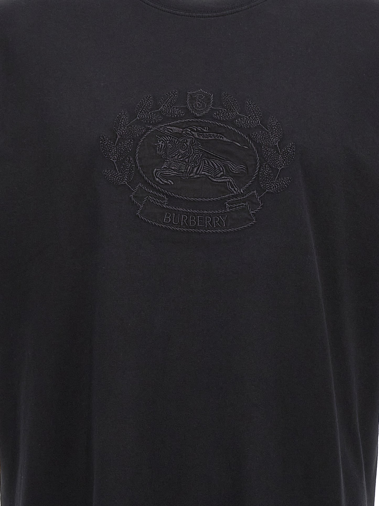T-Shirt by Burberry for men in cotton black showcases a unassuming silhouette, artfully detailed with a refined crew neckline and unassuming for a sophisticated, contemporary look.