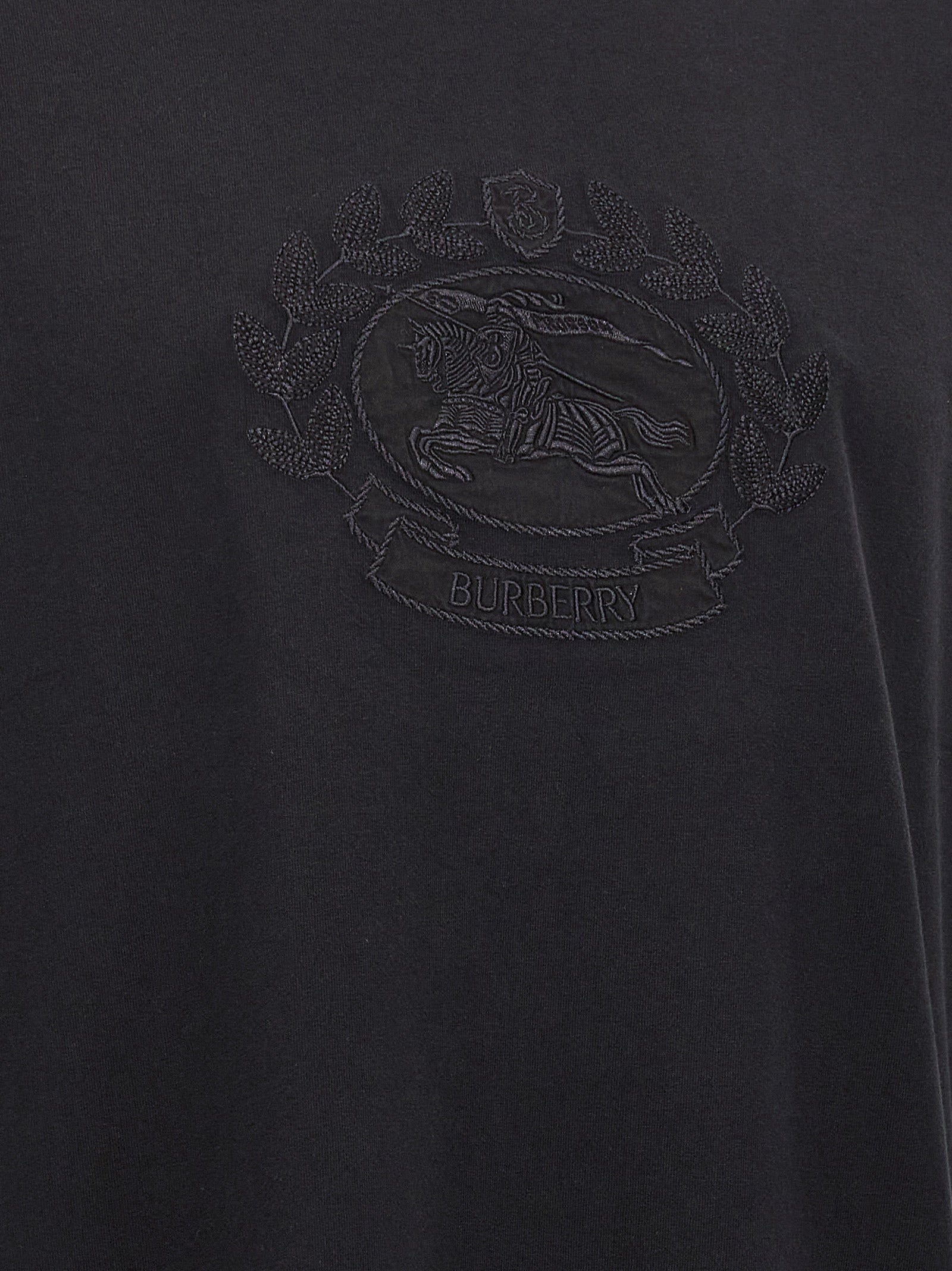 T-Shirt by Burberry for men in cotton black showcases a chic silhouette, artfully detailed with a chic and for a chic finish.