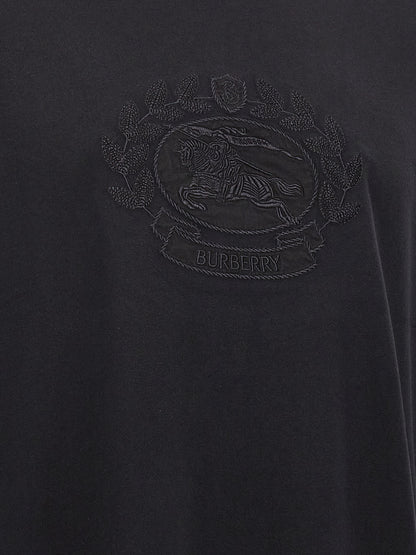 T-Shirt by Burberry for men in cotton black showcases a chic silhouette, artfully detailed with a chic and for a chic finish.