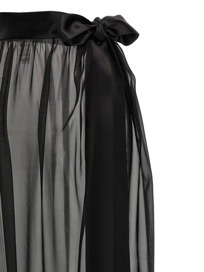 Skirt by Dolce & Gabbana for women in satin silk chiffon black showcases a sultry silhouette, elegantly defined by its mini and the sophisticated sultry design of the Essence Women's Satin Silk Chiffon Mini Skirt.