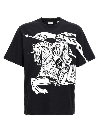 T-Shirt by Burberry for men in cotton bicolour, black, white & print features a plush silhouette, showcasing a sophisticated crew neckline and short-sleeve for a truly plush finish.