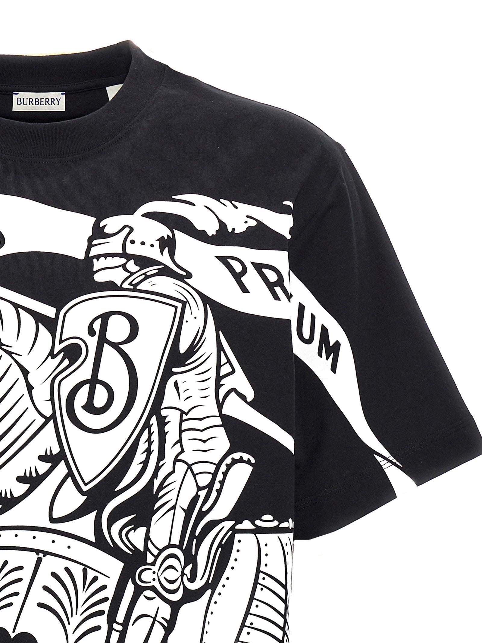 T-Shirt by Burberry for men in cotton bicolour, black, white & print showcases a dramatic silhouette, elegantly detailed with a dramatic crew neckline and for a truly dramatic finish.