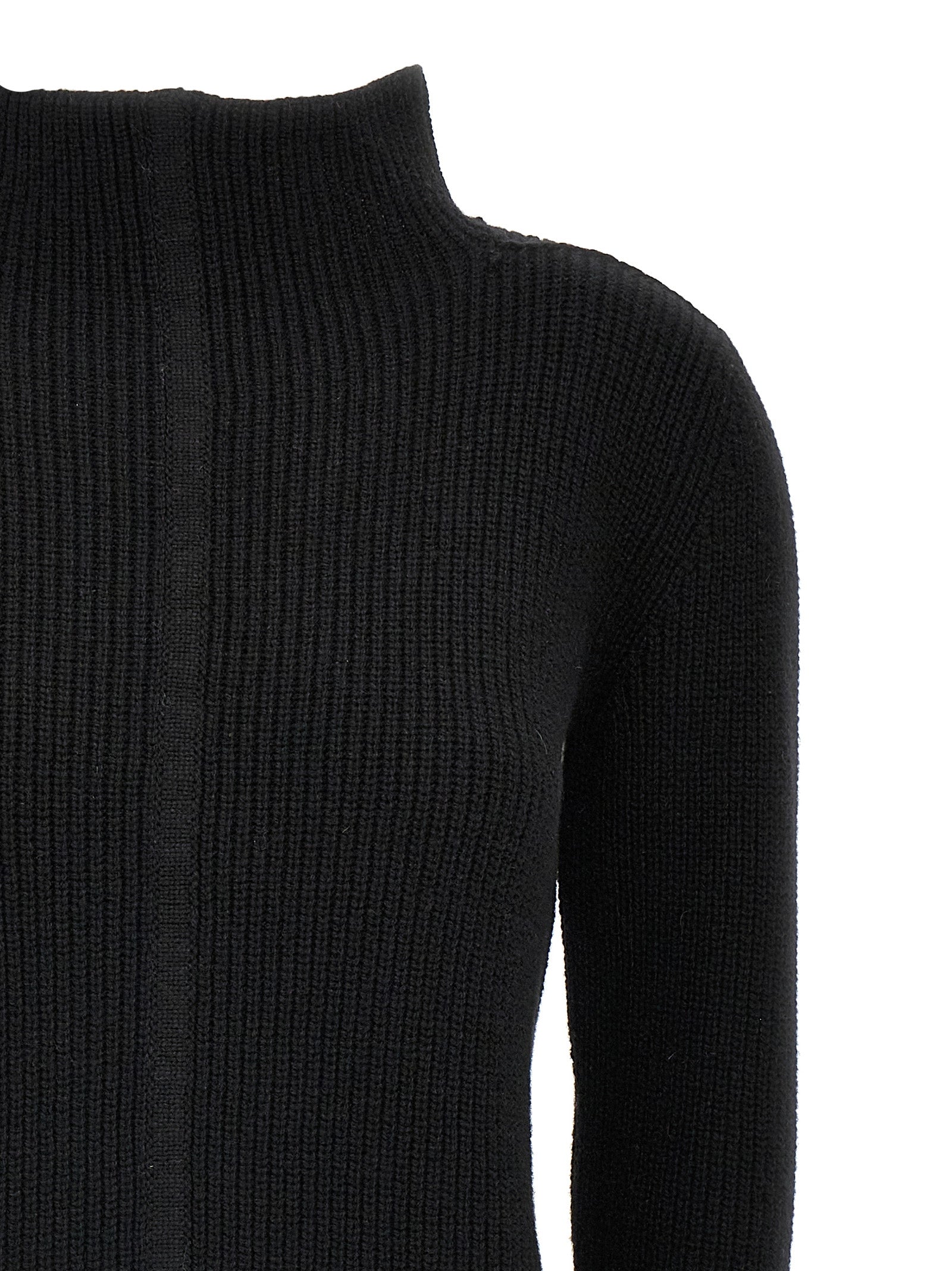 Cardigan by Rick Owens for women in cashmere black showcases a captivating silhouette, artfully detailed with a captivating and for a truly sophisticated captivating look.