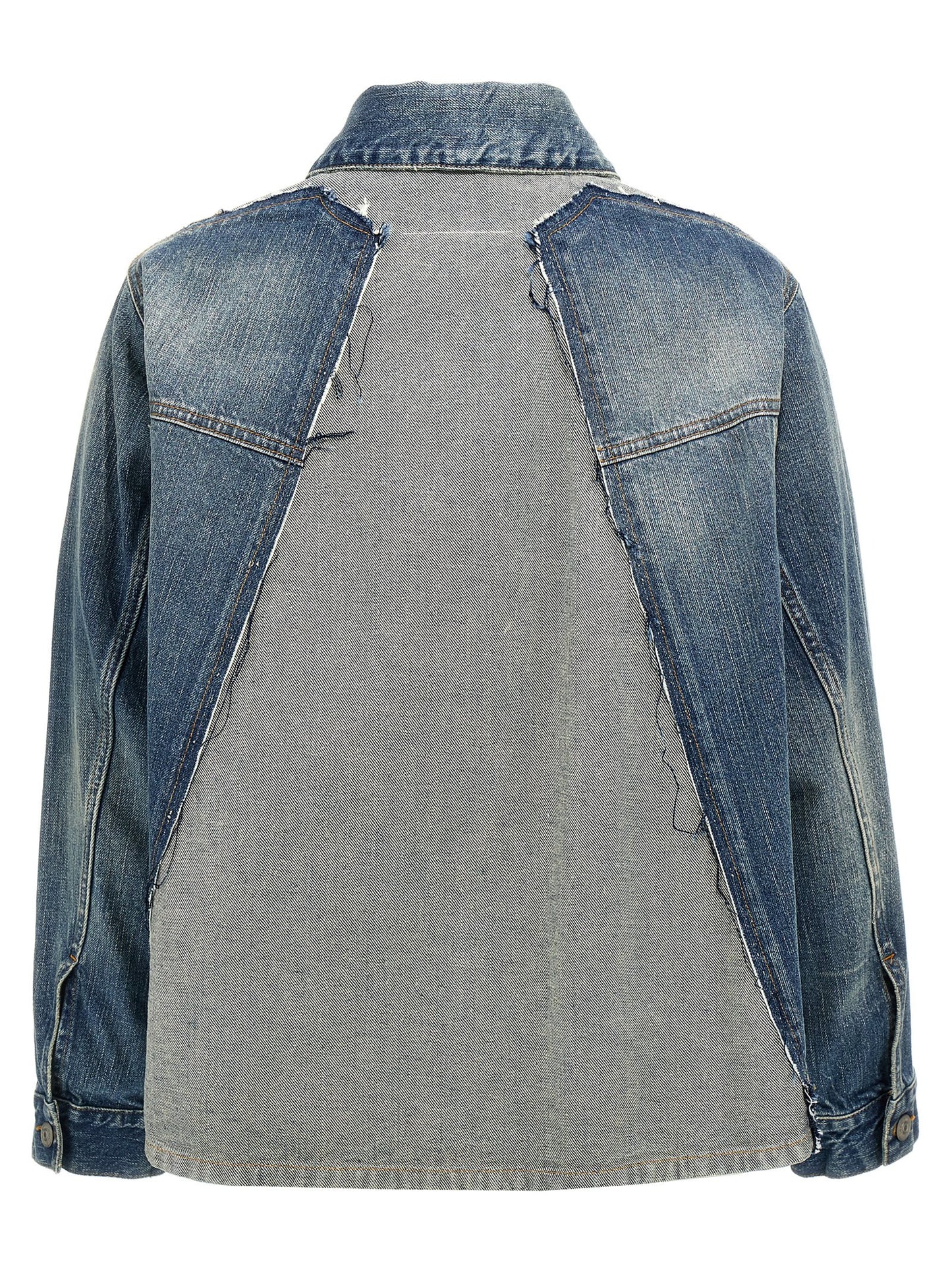 This Trucker Jacket by MM6 Maison Margiela for women in denim cotton blue exhibits a edgy silhouette, meticulously detailed with functional pockets and a edgy for a edgy finish.