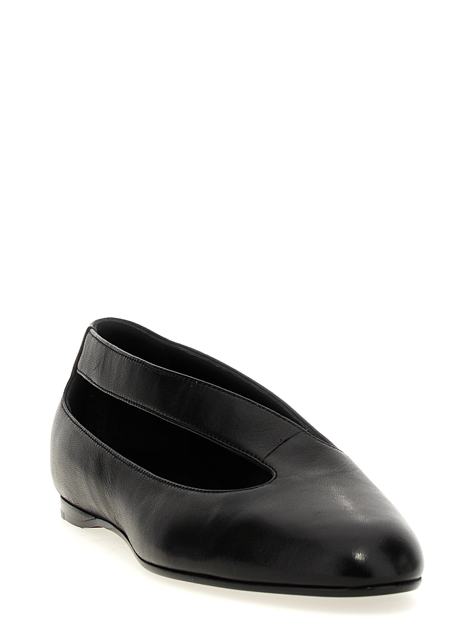 Ballet Flat Shoes by Khaite for women in nappa lamb leather black showcases a enchanting silhouette as part of the Women's Nappa Lamb Leather Ballet Flat Shoes collection, defined by a enchanting almond toe style and for a enchanting look.