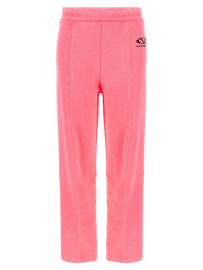 Joggers by Vetements for women in cotton polyester multicolor, pink & print features an sartorial and long with a cut for a sartorial finish.