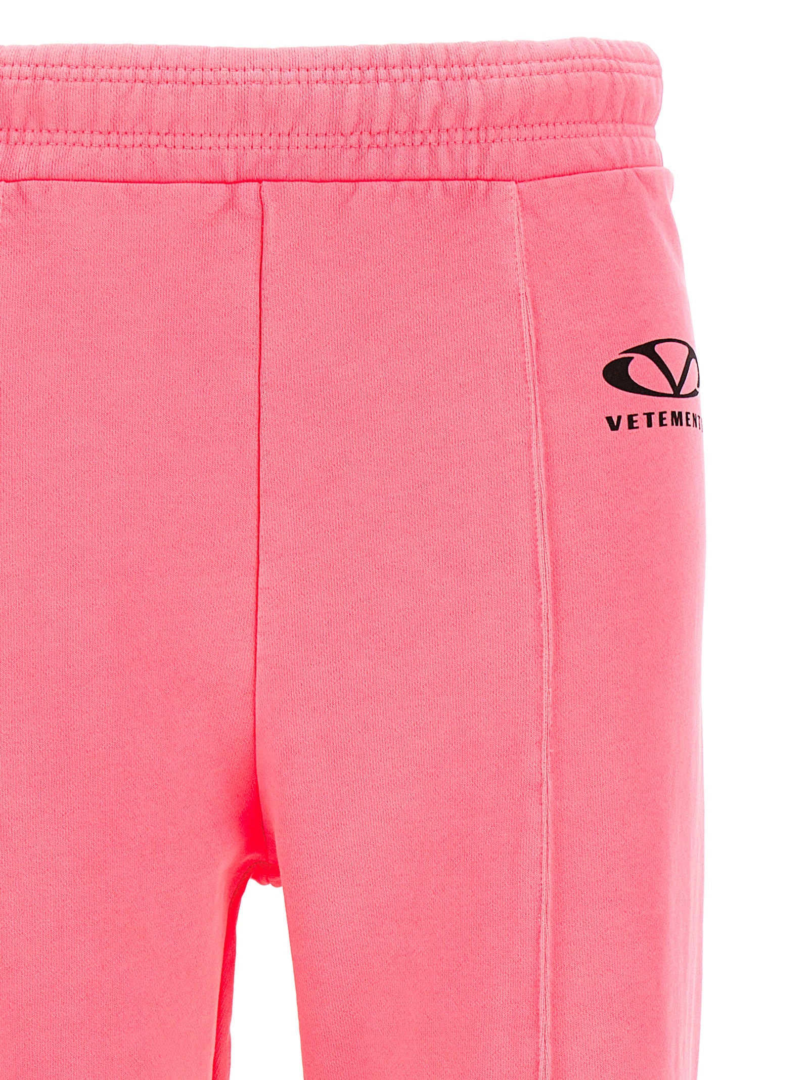 Joggers by Vetements for women in cotton polyester multicolor, pink & print features a refined silhouette with a refined , defined by a and a refined long for a refined finish.