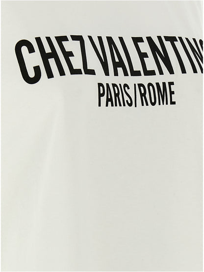 T-Shirt by Valentino Garavani for women in cotton bicolour, black, white & print showcases a dramatic silhouette, elegantly detailed with a dramatic and for a truly dramatic finish.