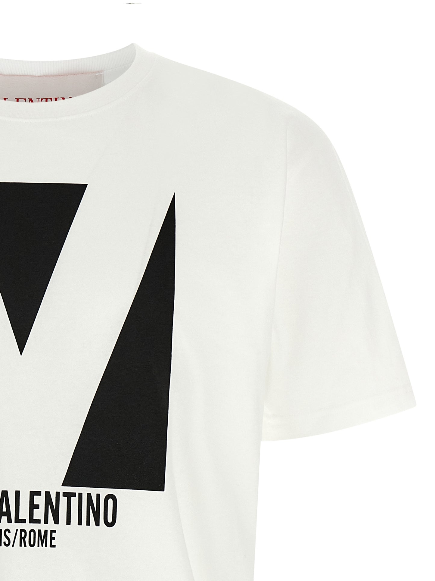T-Shirt by Valentino Garavani for men in cotton bicolour, black, white & print showcases a chic silhouette, artfully detailed with a chic crew neckline and for a chic finish.