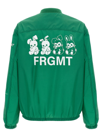 This Bomber Jacket by MONCLER GENIUS for men in nylon & cotton bicolour, green & print exhibits a edgy silhouette, meticulously detailed with functional and a edgy for a edgy finish.