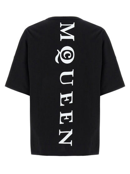 T-Shirt by Alexander McQueen for men in cotton bicolour, black, white & print showcases a chic silhouette, artfully detailed with a chic crew neckline and for a chic finish.